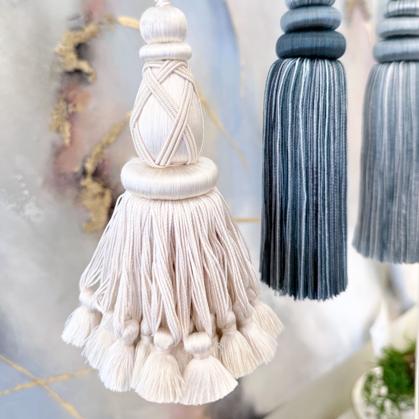 Lux Perle Silk Tassel