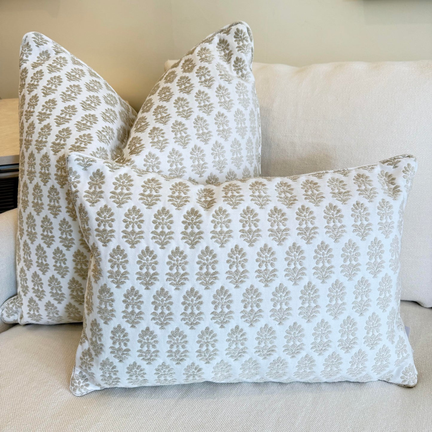 French Cream Bloom Lumbar